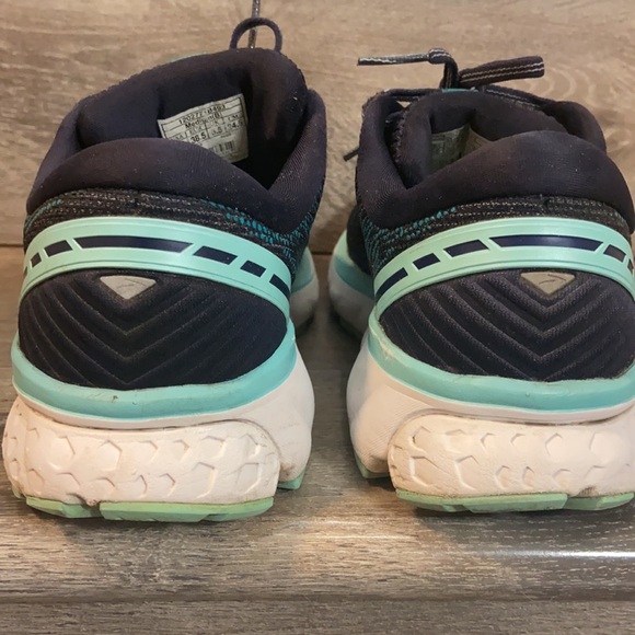 Brooks Women’s Ghost 11 Running Shoes - Picture 4 of 8